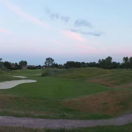 Flat 400 M From & Center