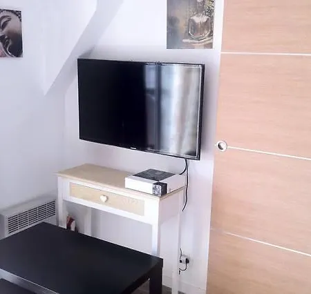 شقة Flat 400 M From & Center