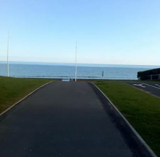 Flat 400 M From & Center Daire *